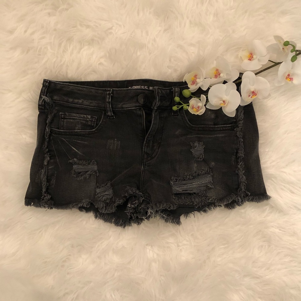 Express Shorts in Washed Black size 4 or small